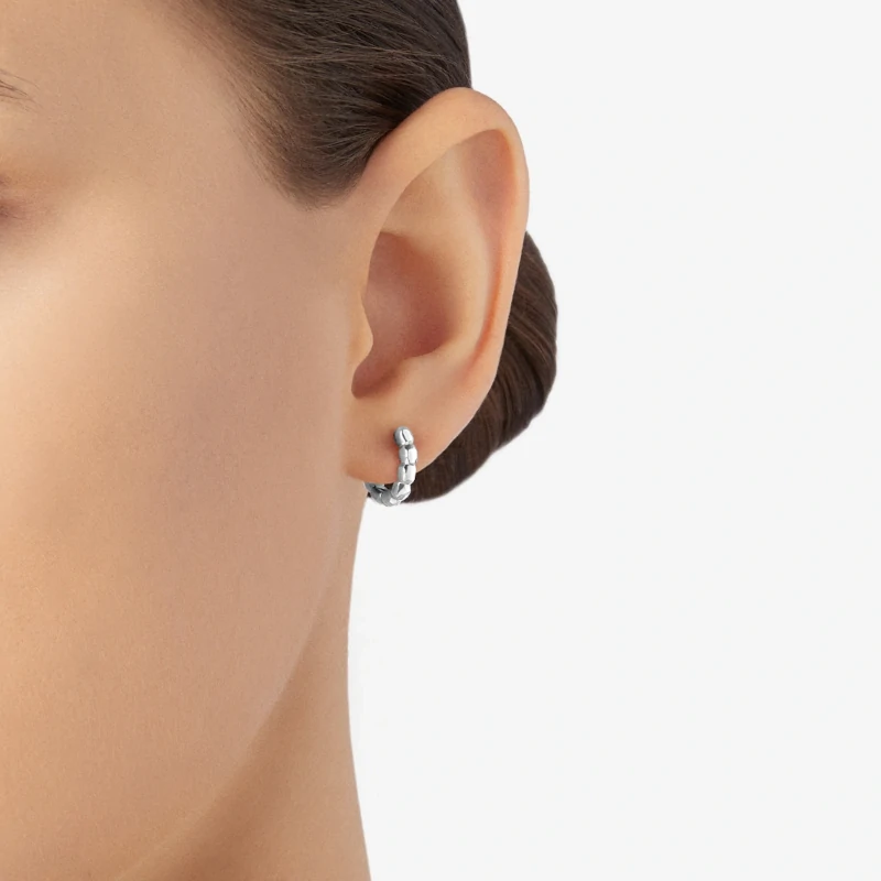 Mono orecchino hoop granelli argento