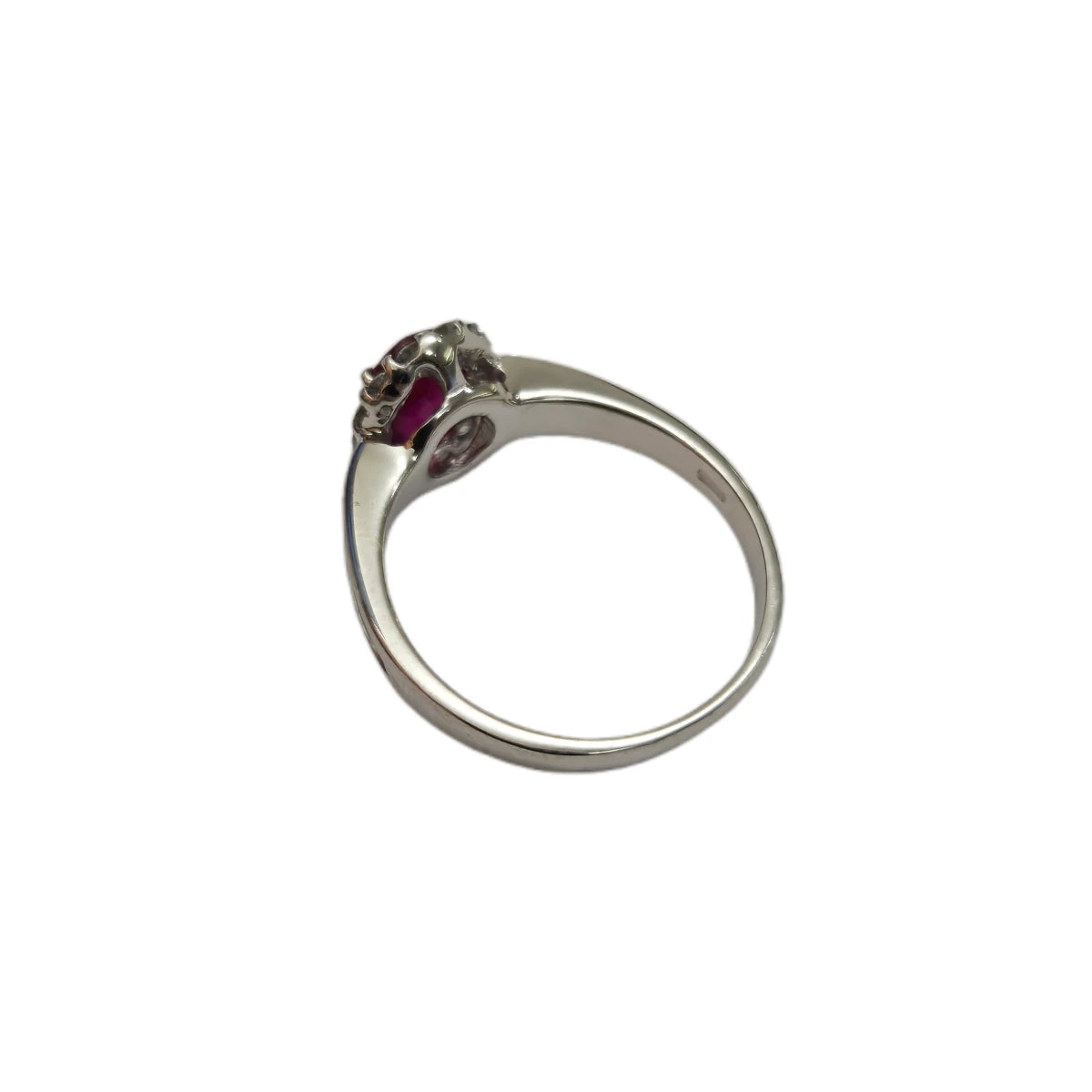 Anello Rubino con Contorno