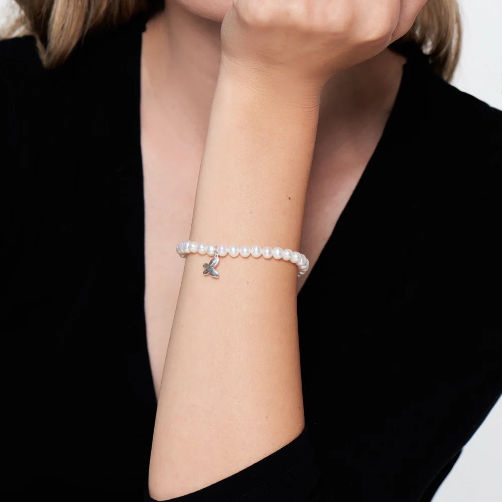 Bracciale Elastica con Perle Viola e Charm Farfalla
