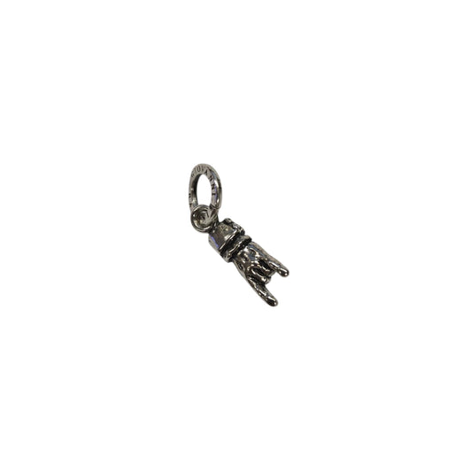 Charm Mano con Corna Grande